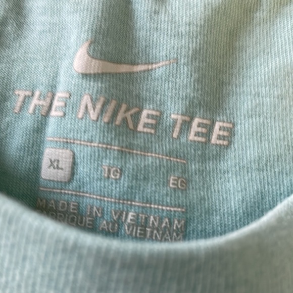 NIKE tee - Picture 2 of 5